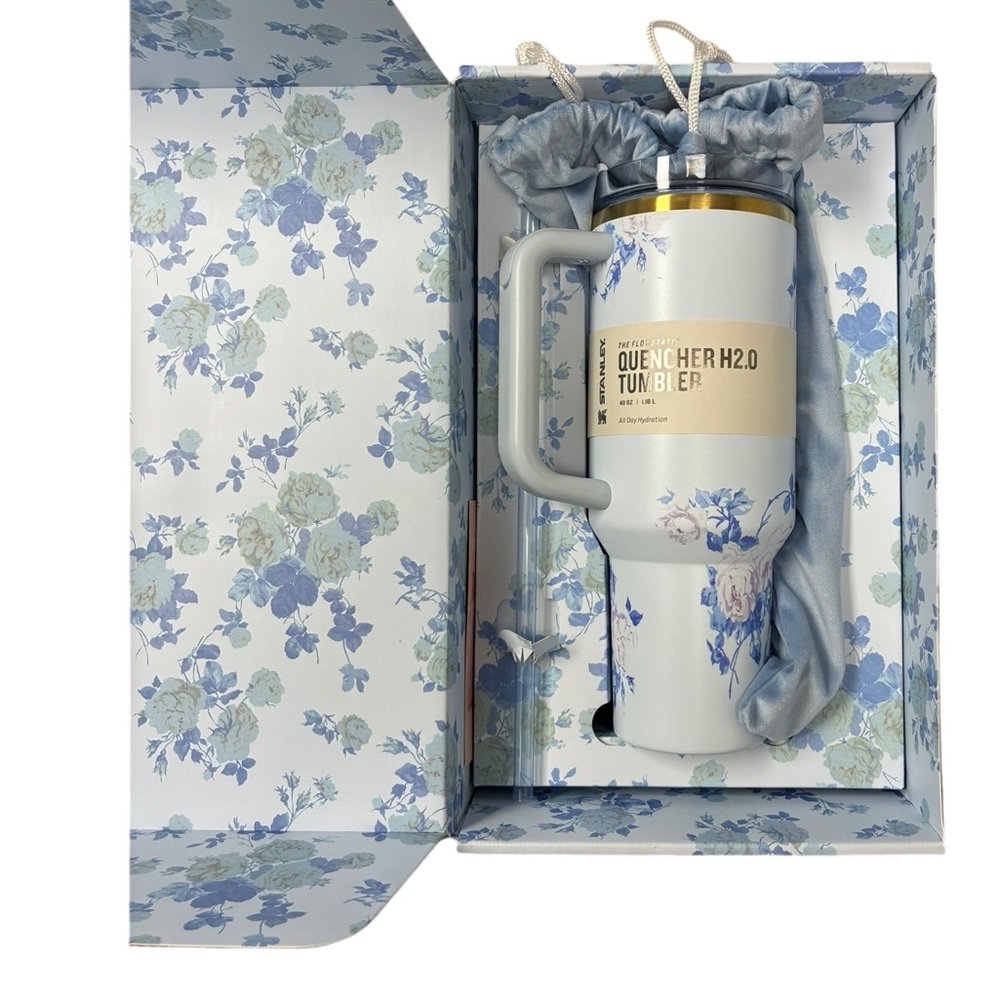 Stanley x LoveShack Fancy Quencher H2.0 Tumbler EverbloomingRosettes